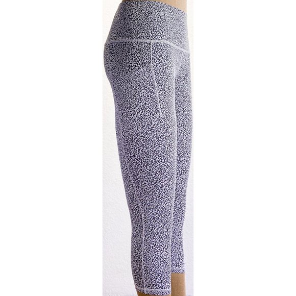 Athleta Black & White Leopard Print Mid Rise 2 Pocket Activewear Leggings XSP - Picture 6 of 9
